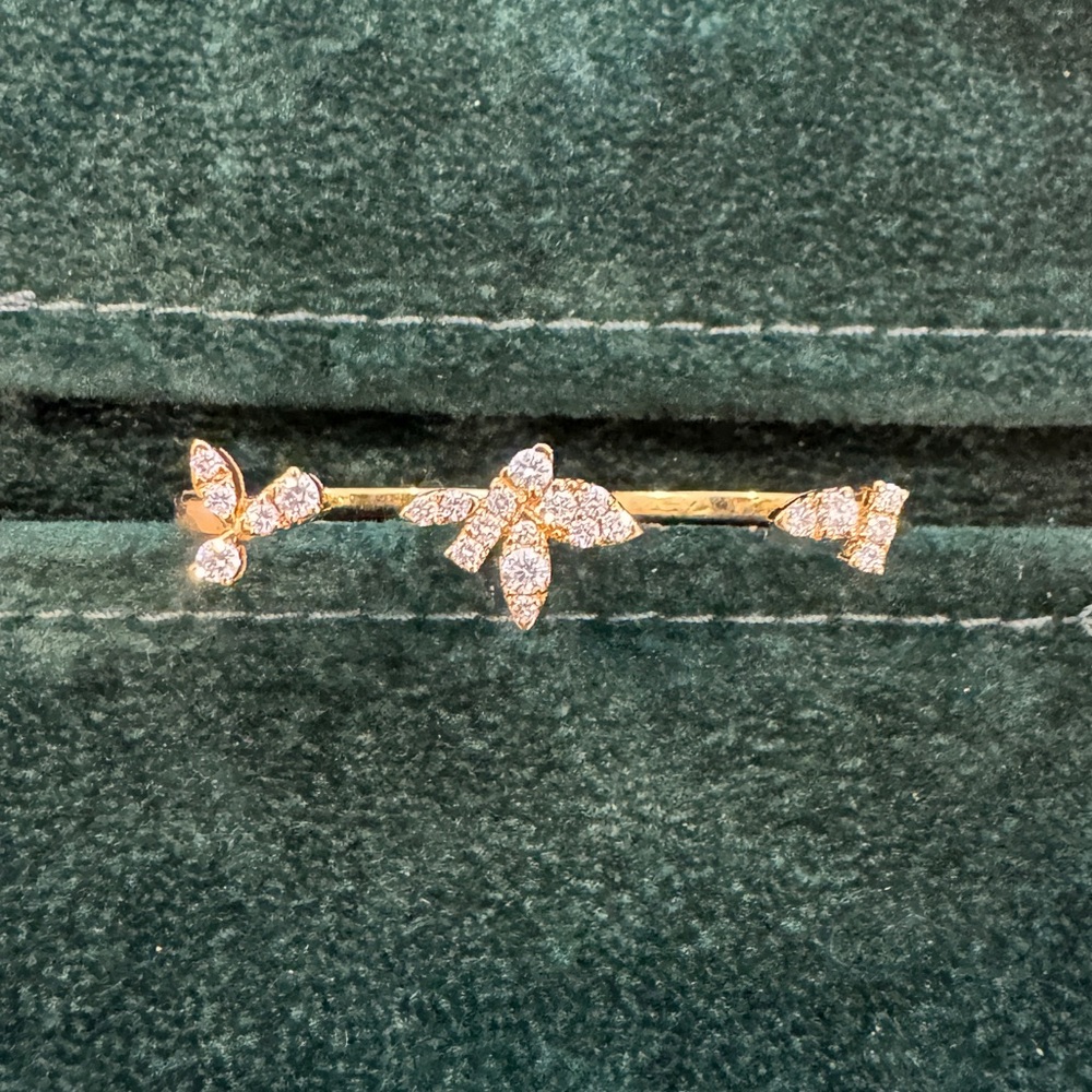 18k gold and diamond 2 finger ring